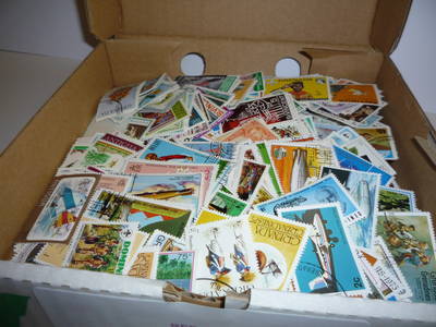 (Ref: T646) BRITISH WEST INDIES 1,000 DIFFERENT MINT AND USED GOOD LOT MAINLY MODERN IN BOX COLOURFUL